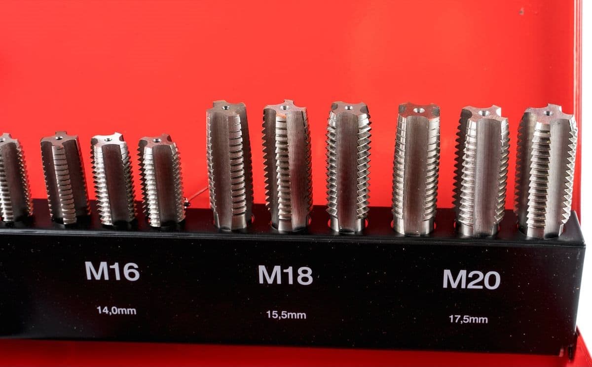 Набор метчиков и плашек RUKO 54 предмета HSS-G M3-M20 245040